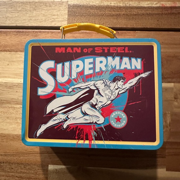 Superman Themed Metal Lunchbox - Picture 1 of 8